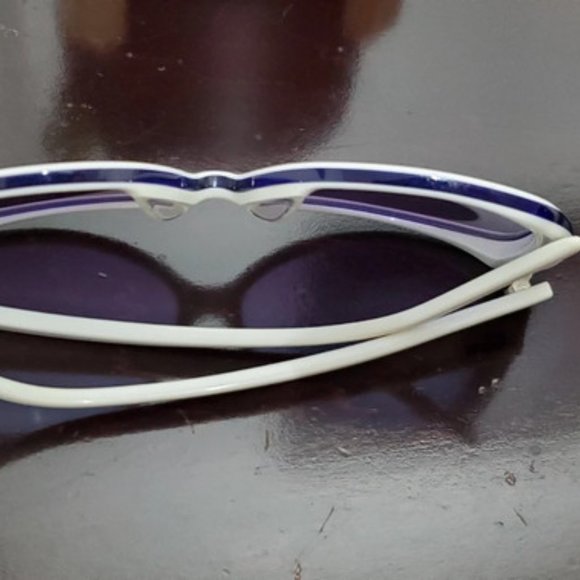Lacoste Sunglasses main image 4